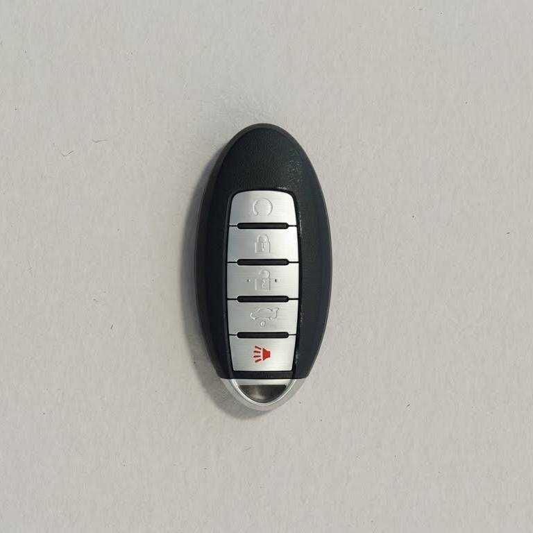 Premium Leather Key Fob for Nissan - Carsilks 