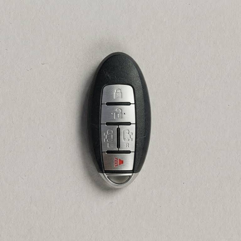 Premium Leather Key Fob for Nissan - Carsilks 