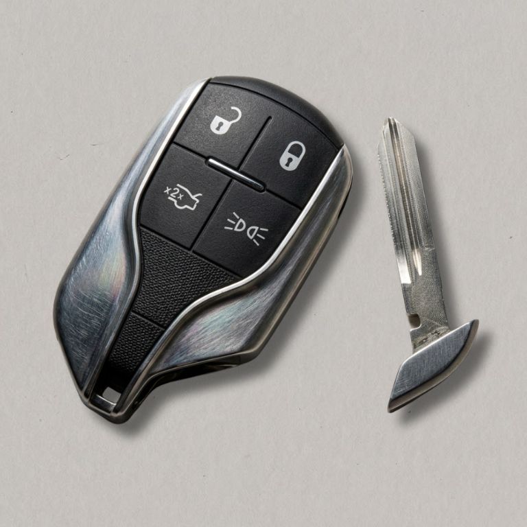 Premium Leather Key Fob for Maserati - Carsilks 