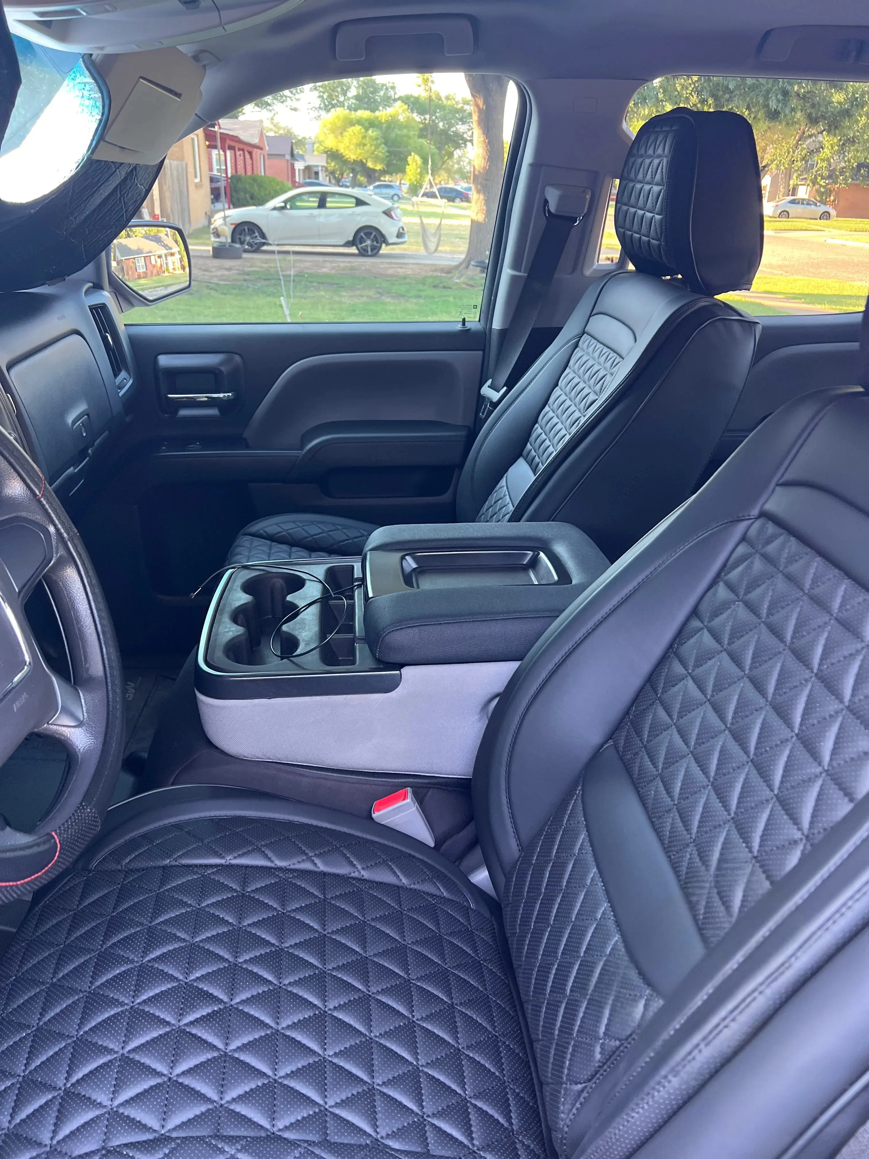 Black Breathable Waterproof Diamond Pattern Leather Seat Cover for Cars photo review