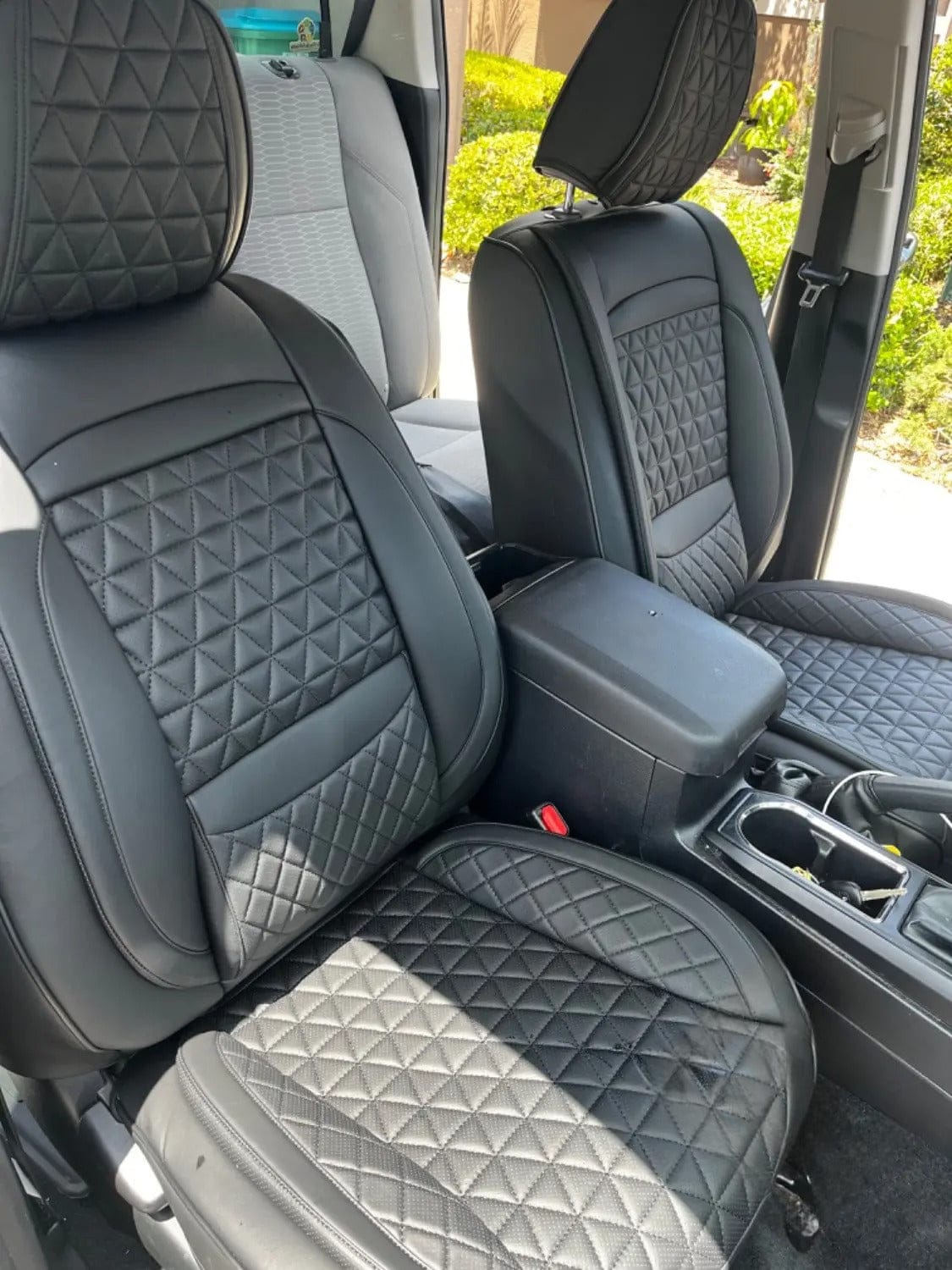 Black & Grey Breathable Waterproof Diamond Pattern Leather Seat Cover for Cars photo review