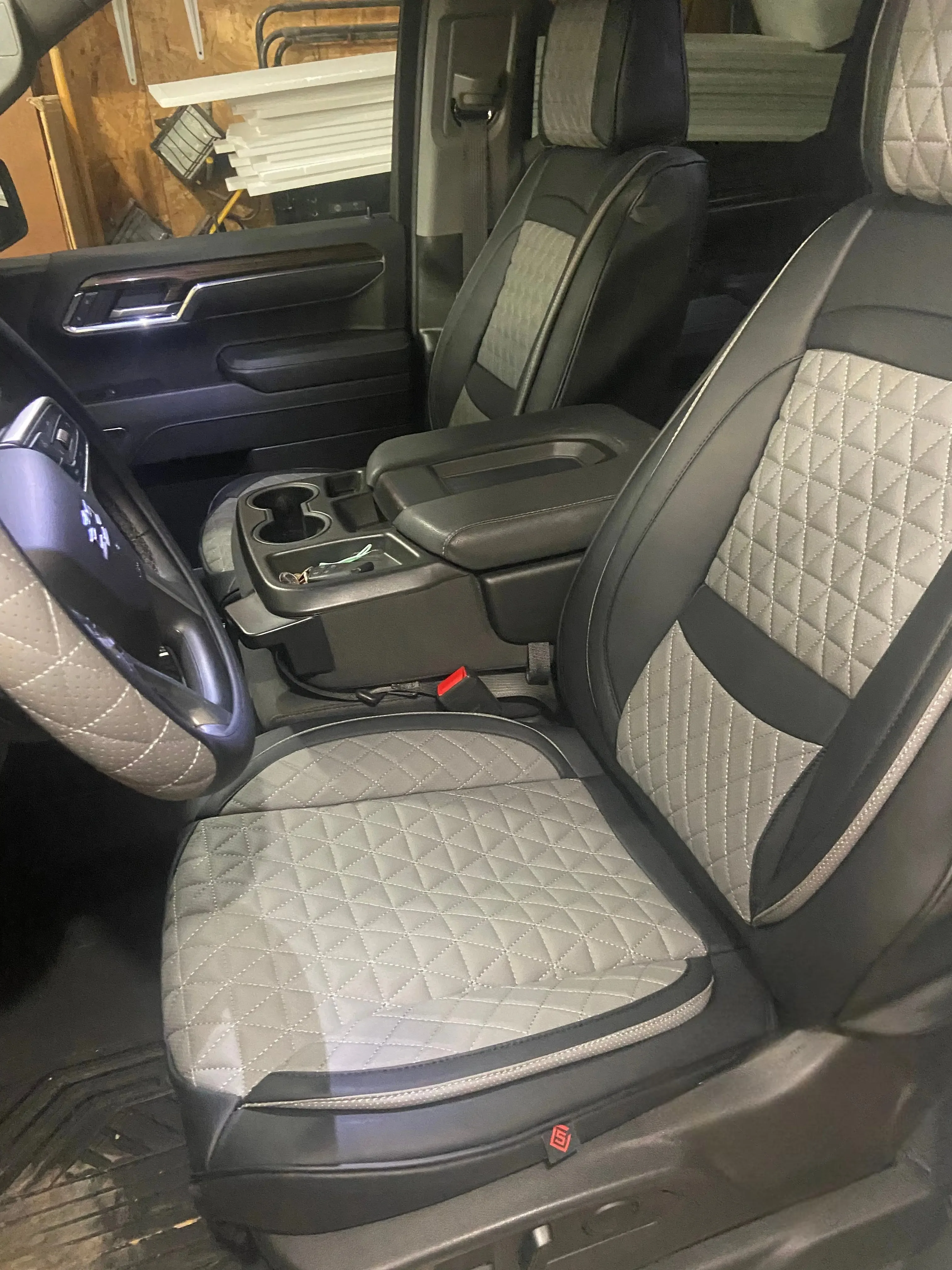 Black Breathable Waterproof Diamond Pattern Leather Seat Cover for Cars photo review