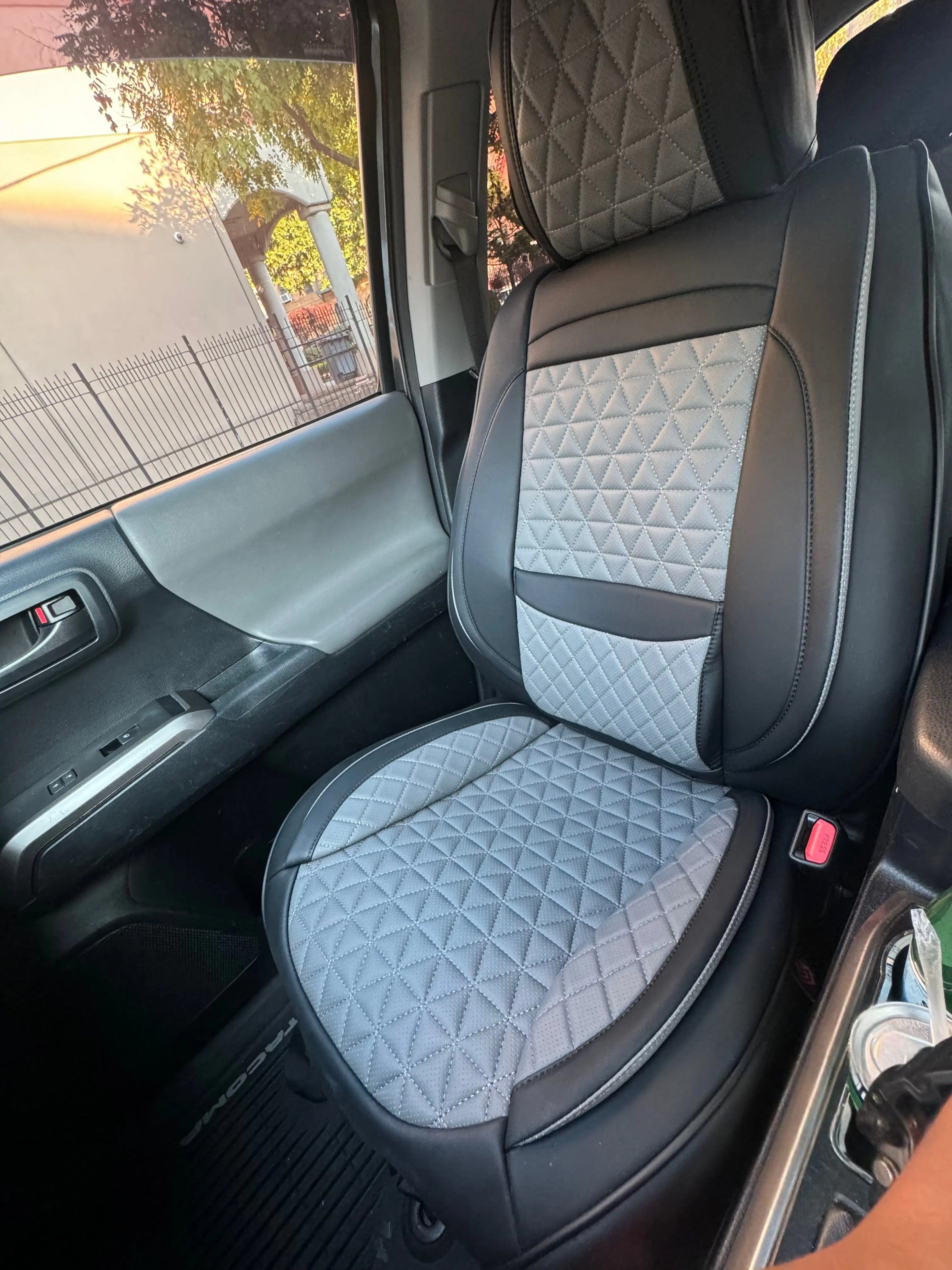 Black & Blue Breathable Waterproof Diamond Pattern Leather Seat Cover for Cars photo review