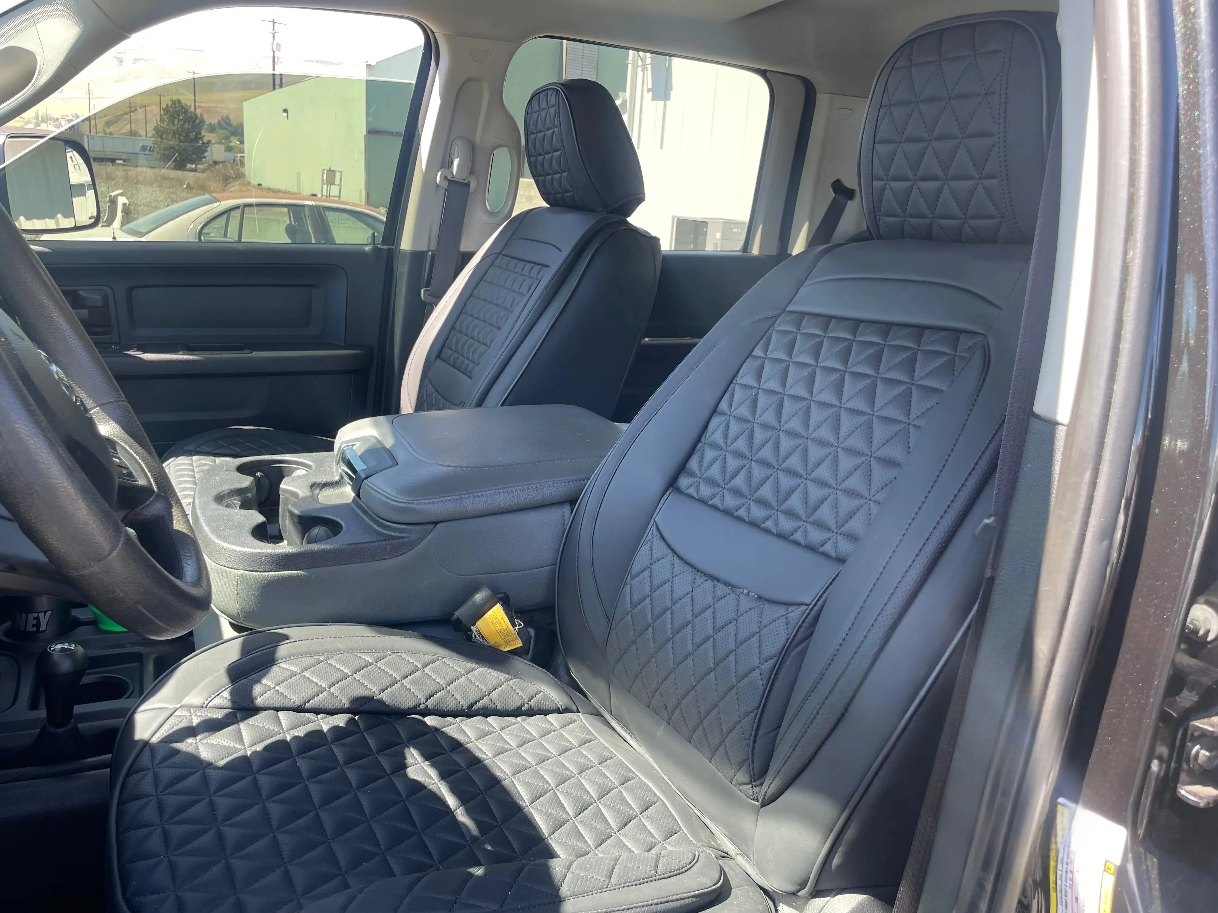 Black Breathable Waterproof Diamond Pattern Leather Seat Cover for Cars photo review